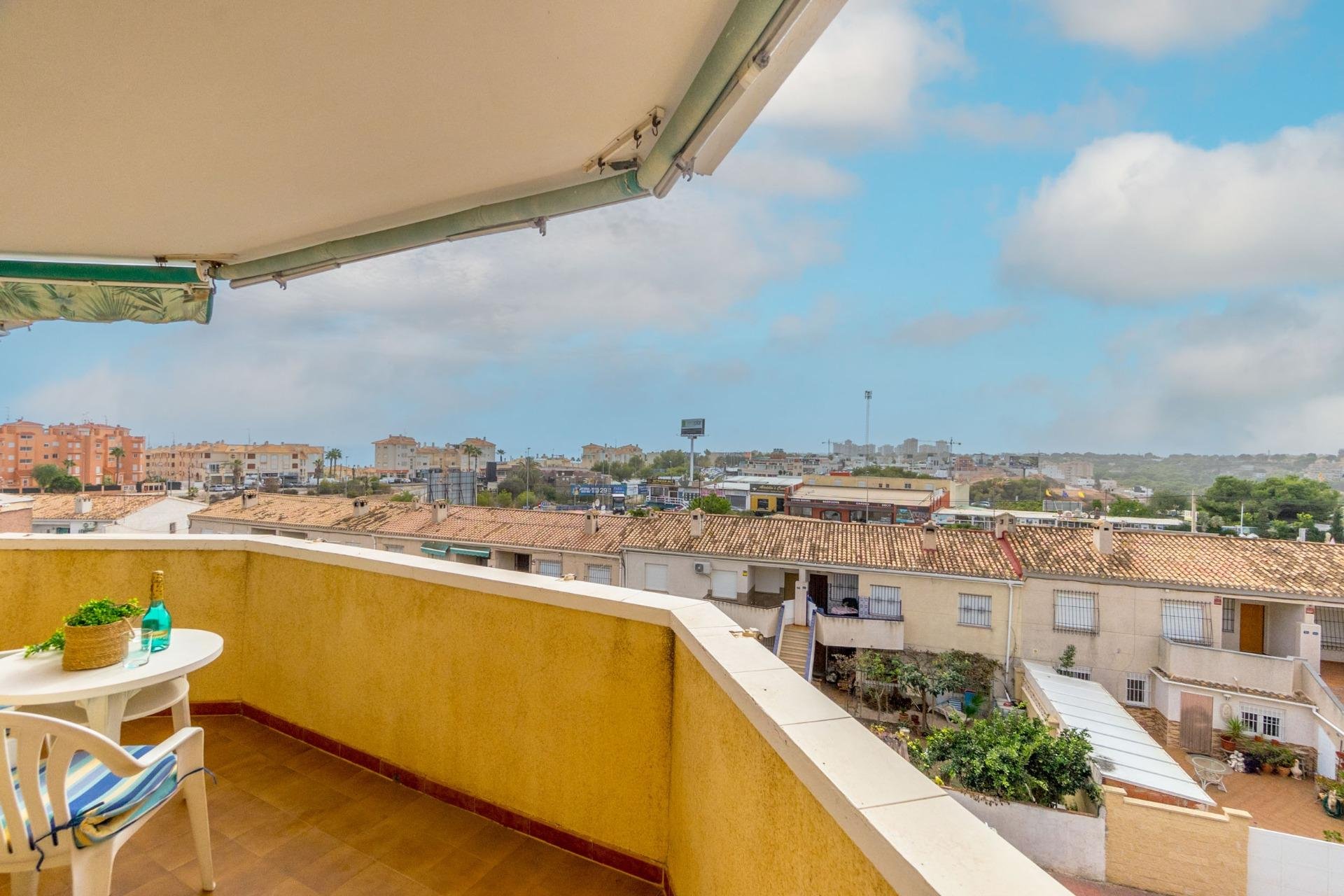 Resale - Apartment - Orihuela Costa - Campoamor