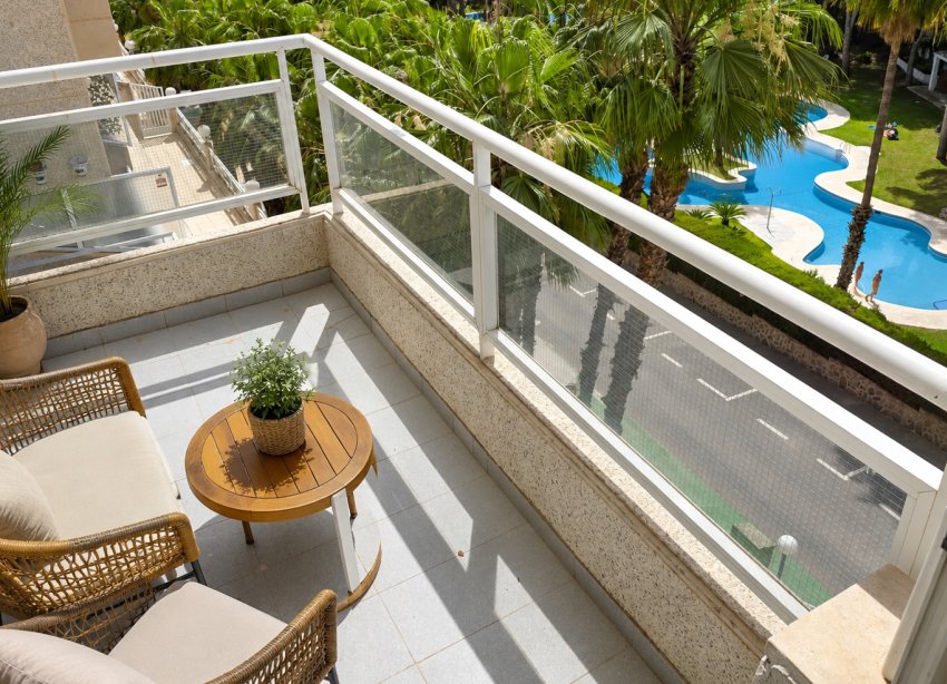Resale - Apartment - Orihuela Costa - Campoamor