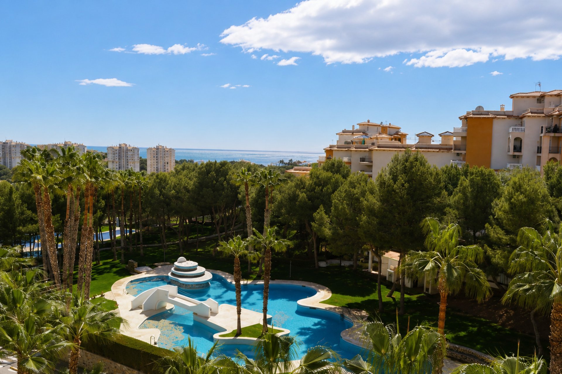 Resale - Apartment - Orihuela Costa - Campoamor