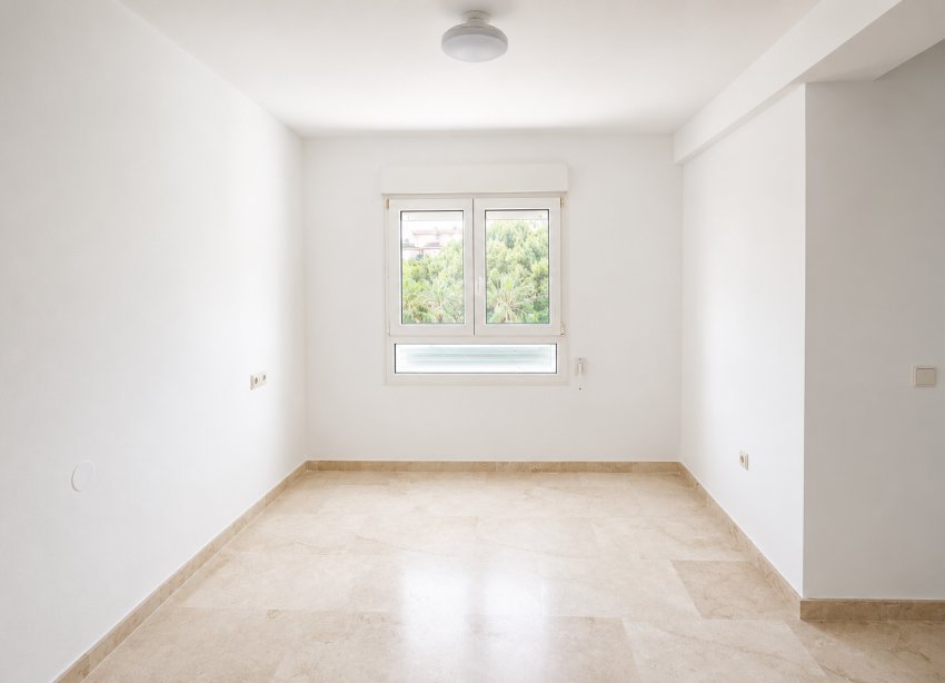 Resale - Apartment - Orihuela Costa - Campoamor
