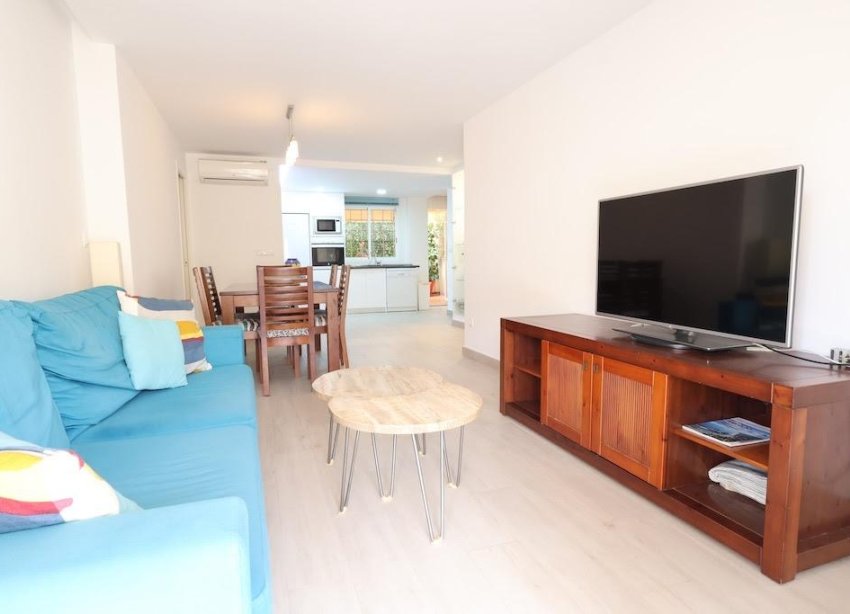 Resale - Apartment - Orihuela Costa - Campoamor