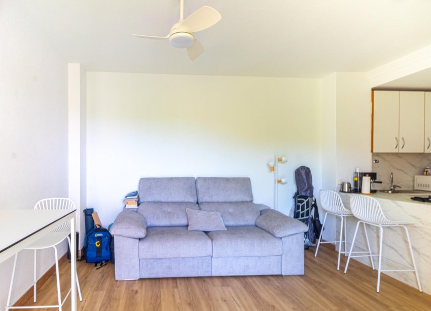 Resale - Apartment - Orihuela Costa - Campoamor