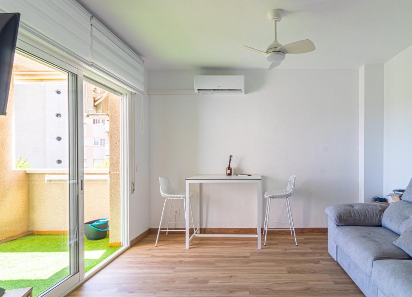 Resale - Apartment - Orihuela Costa - Campoamor