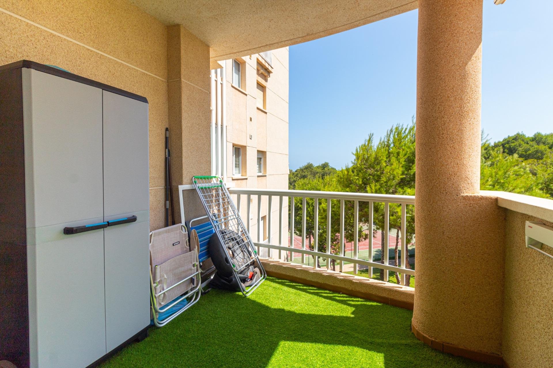 Resale - Apartment - Orihuela Costa - Campoamor