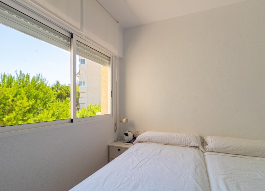 Resale - Apartment - Orihuela Costa - Campoamor