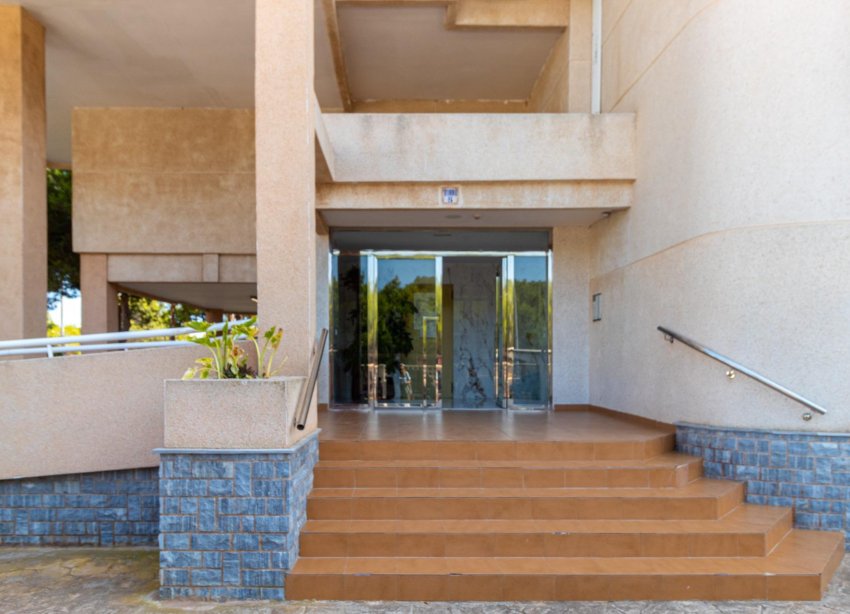 Resale - Apartment - Orihuela Costa - Campoamor