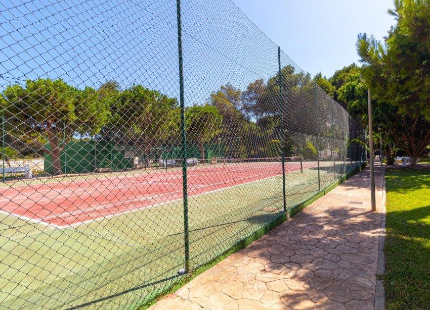 Resale - Apartment - Orihuela Costa - Campoamor