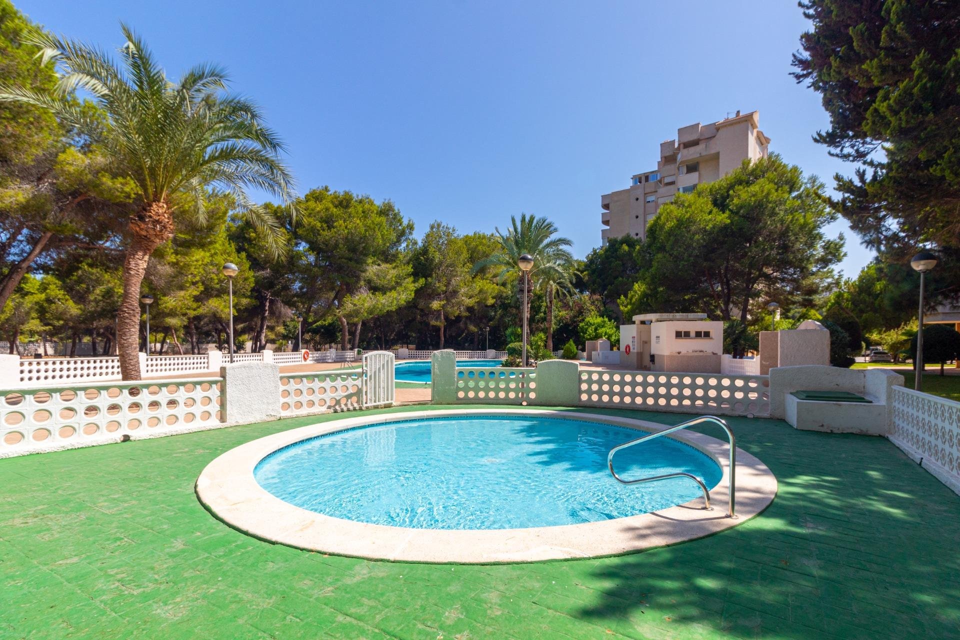 Resale - Apartment - Orihuela Costa - Campoamor