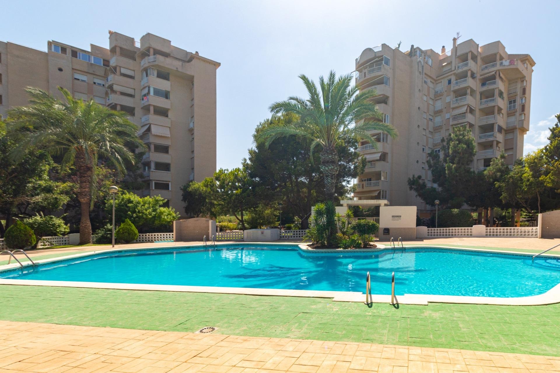 Resale - Apartment - Orihuela Costa - Campoamor