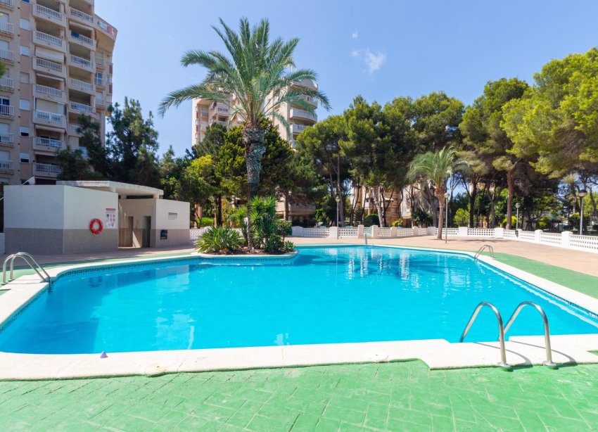 Resale - Apartment - Orihuela Costa - Campoamor
