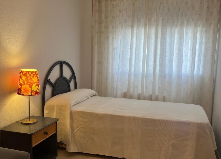 Resale - Apartment - Orihuela Costa - Campoamor