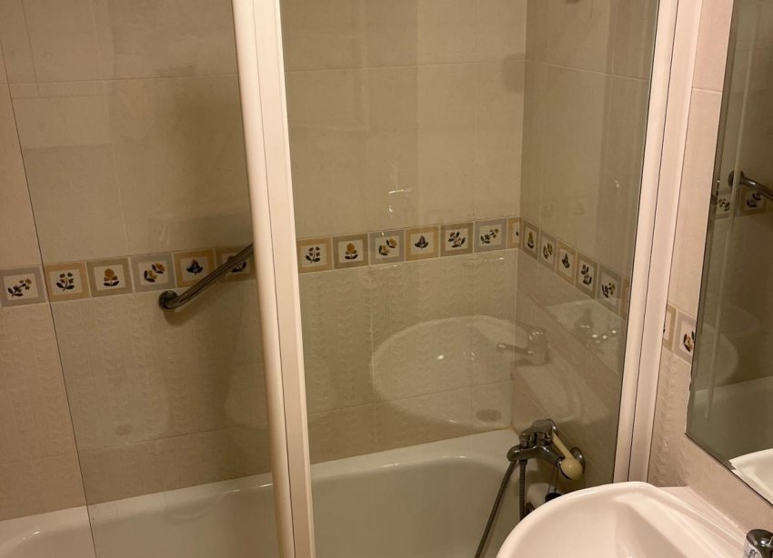 Resale - Apartment - Orihuela Costa - Campoamor