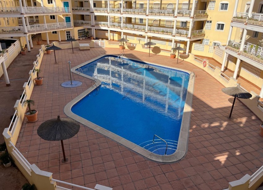 Resale - Apartment - Orihuela Costa - Campoamor