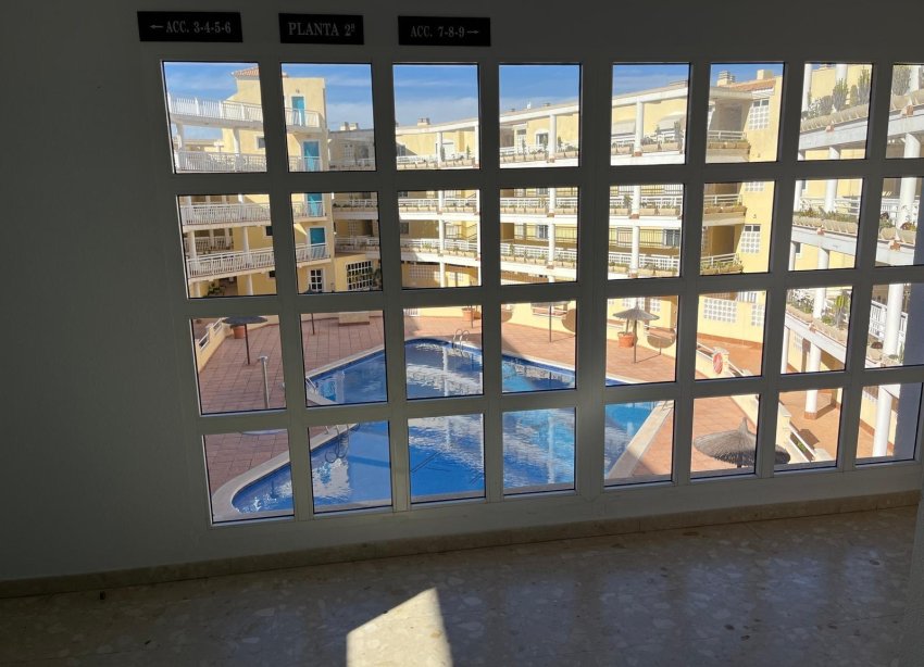 Resale - Apartment - Orihuela Costa - Campoamor