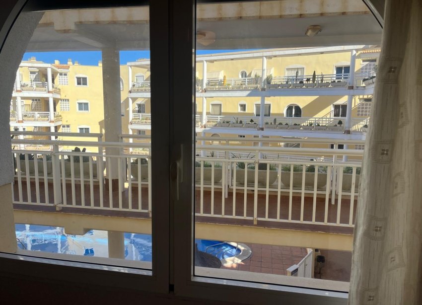 Resale - Apartment - Orihuela Costa - Campoamor