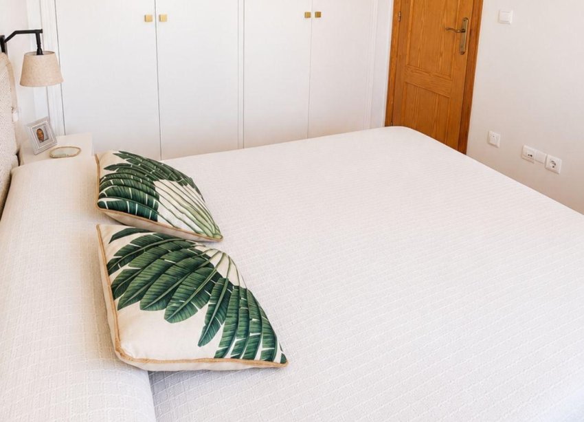 Resale - Apartment - Orihuela Costa - Campoamor