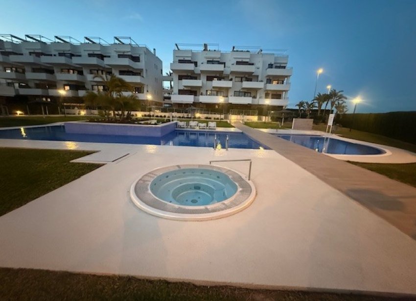 Resale - Apartment - Orihuela Costa - Dehesa de Campoamor