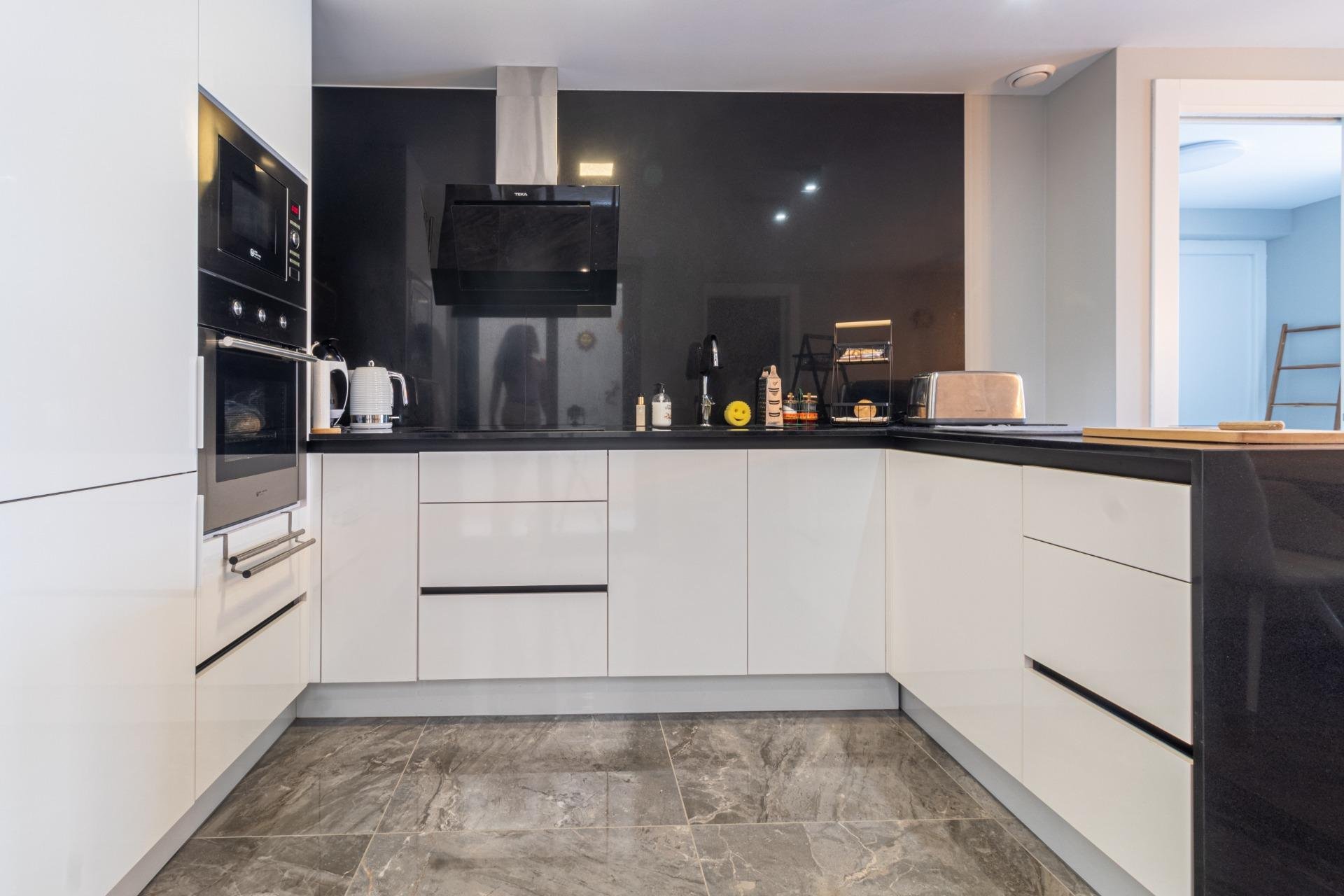 Resale - Apartment - Orihuela Costa - La Florida