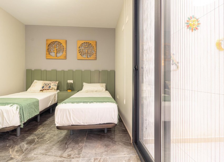 Resale - Apartment - Orihuela Costa - La Florida