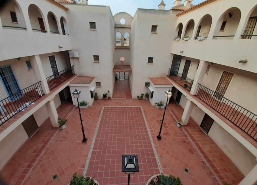Resale - Apartment - Orihuela Costa - La Florida