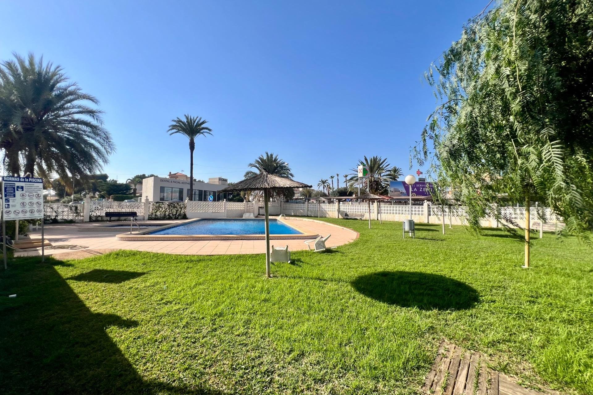 Resale - Apartment - Orihuela Costa - La Zenia