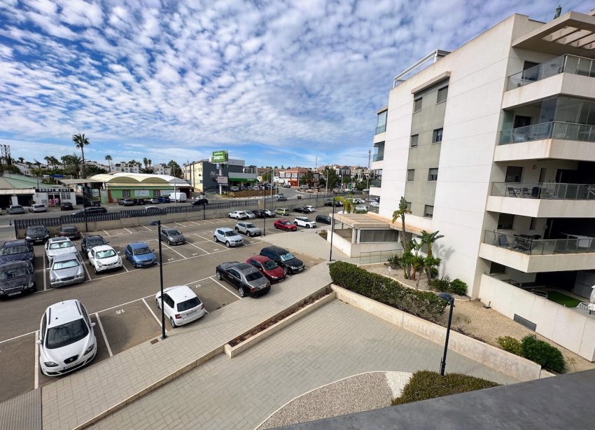 Resale - Apartment - Orihuela Costa - La Zenia