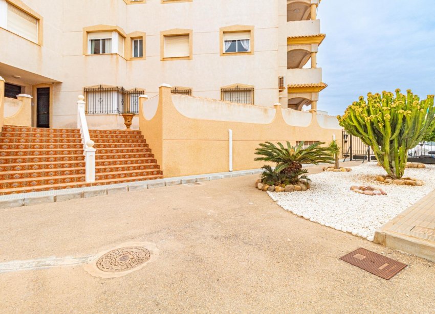 Resale - Apartment - Orihuela Costa - La Zenia