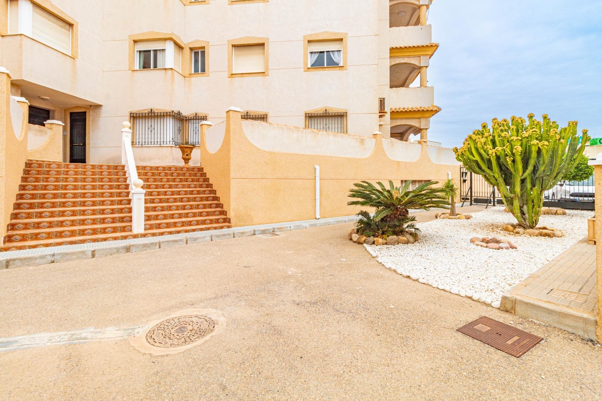 Resale - Apartment - Orihuela Costa - La Zenia