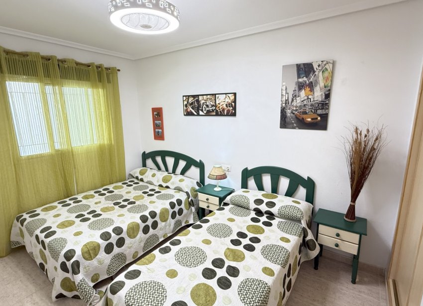 Resale - Apartment - Orihuela Costa - La Zenia