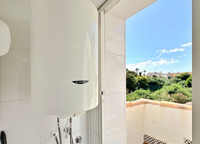 Resale - Apartment - Orihuela Costa - La Zenia