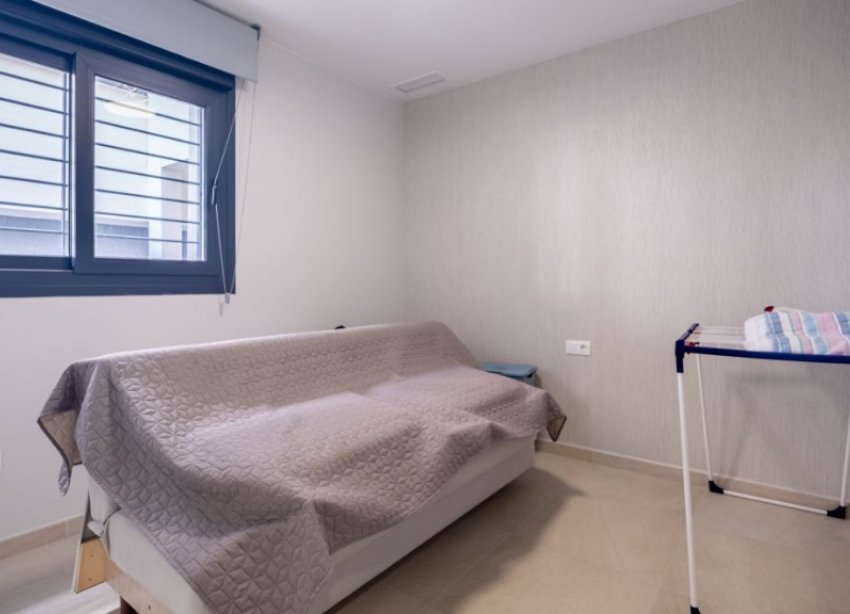 Resale - Apartment - Orihuela Costa - La Zenia