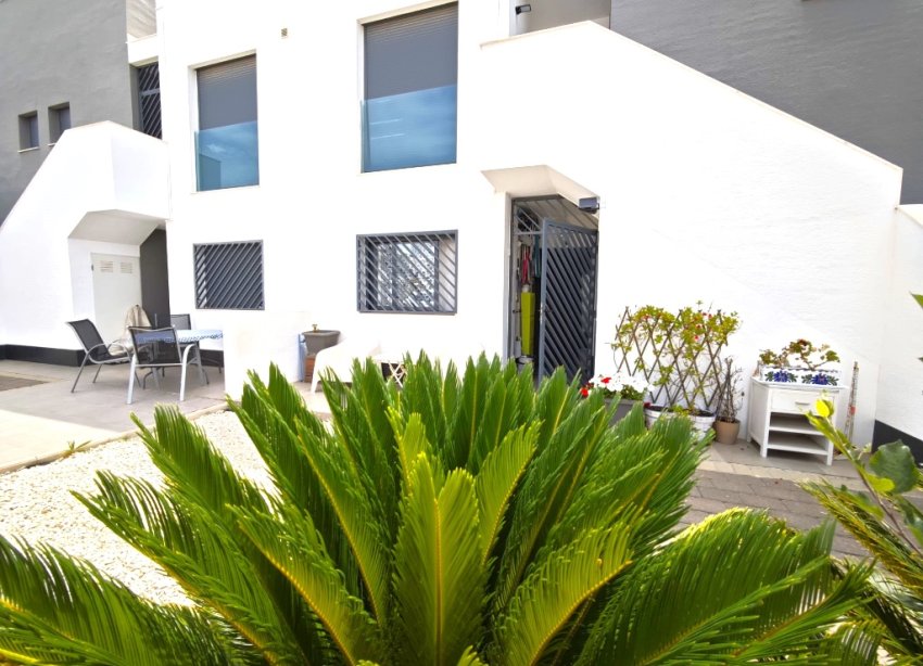 Resale - Apartment - Orihuela Costa - La Zenia