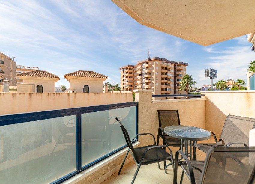 Resale - Apartment - Orihuela Costa - La Zenia