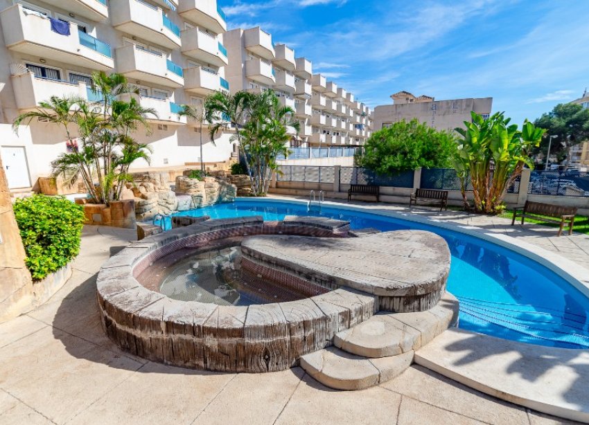 Resale - Apartment - Orihuela Costa - La Zenia