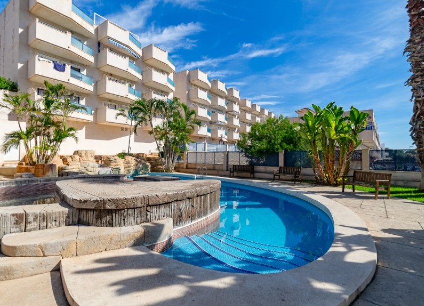 Resale - Apartment - Orihuela Costa - La Zenia