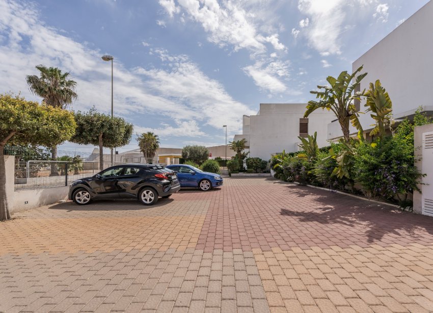 Resale - Apartment - Orihuela Costa - La Zenia