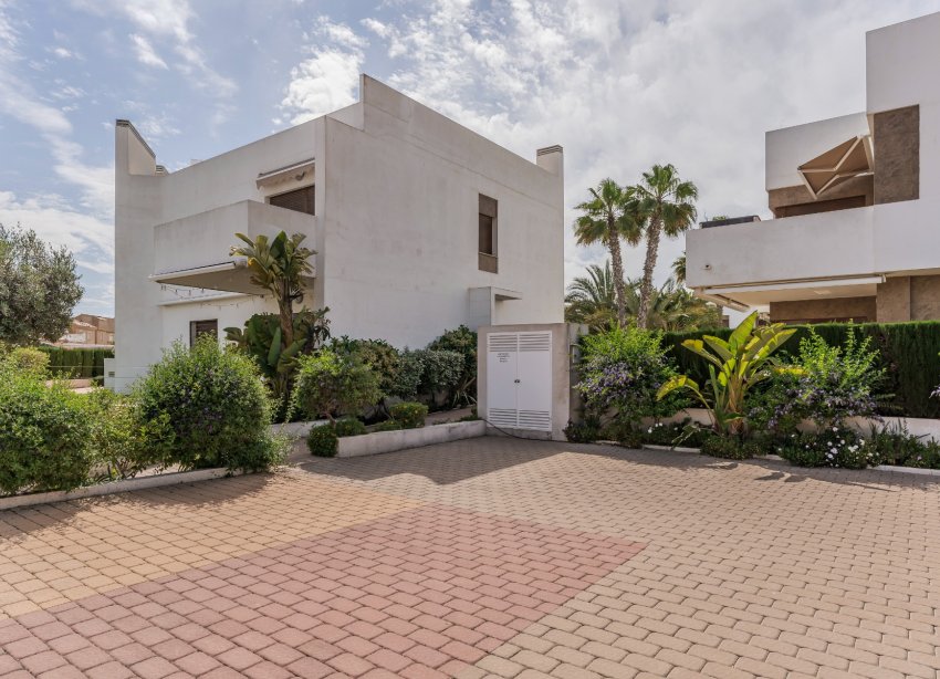 Resale - Apartment - Orihuela Costa - La Zenia