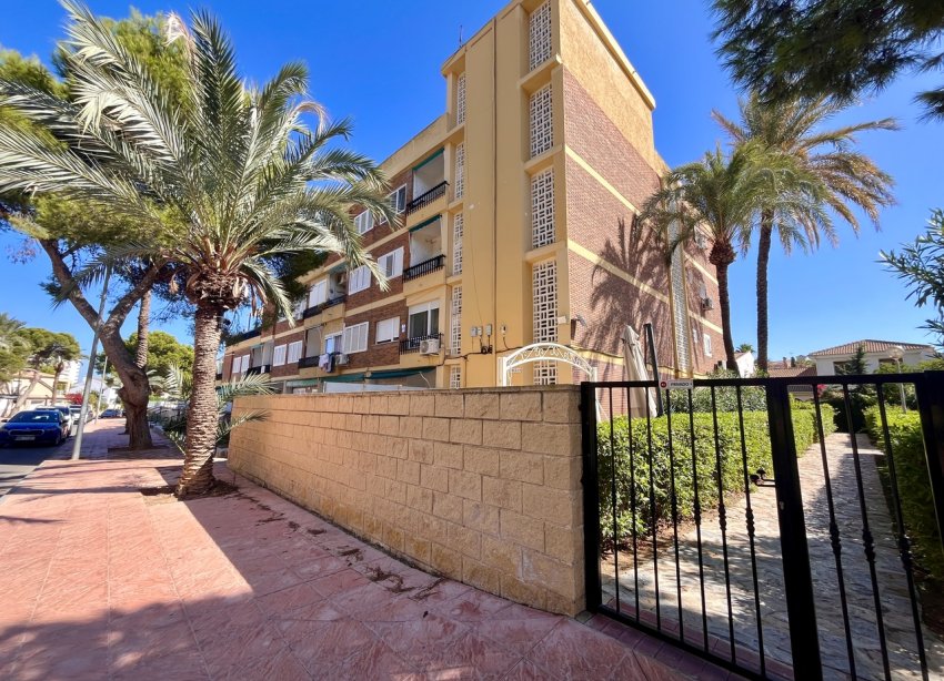 Resale - Apartment - Orihuela Costa - La Zenia