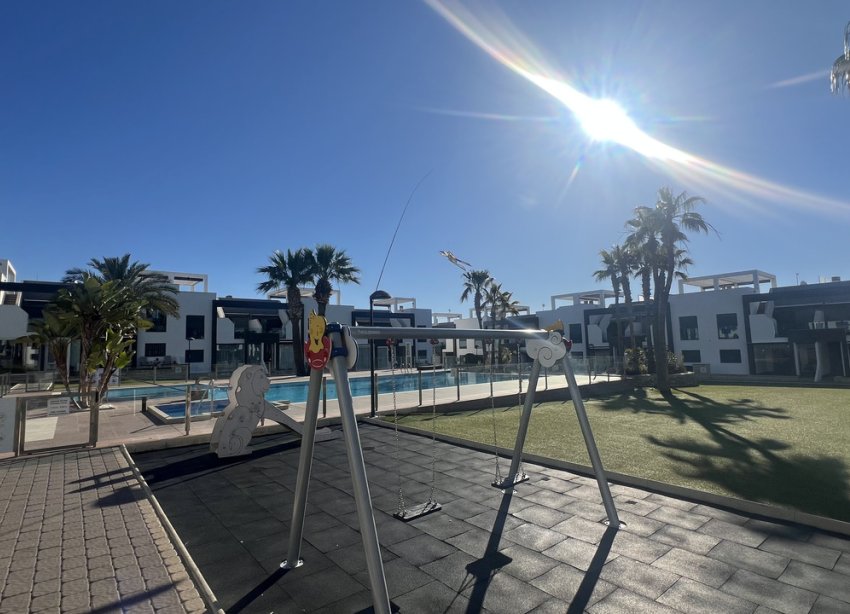 Resale - Apartment - Orihuela Costa - La Zenia