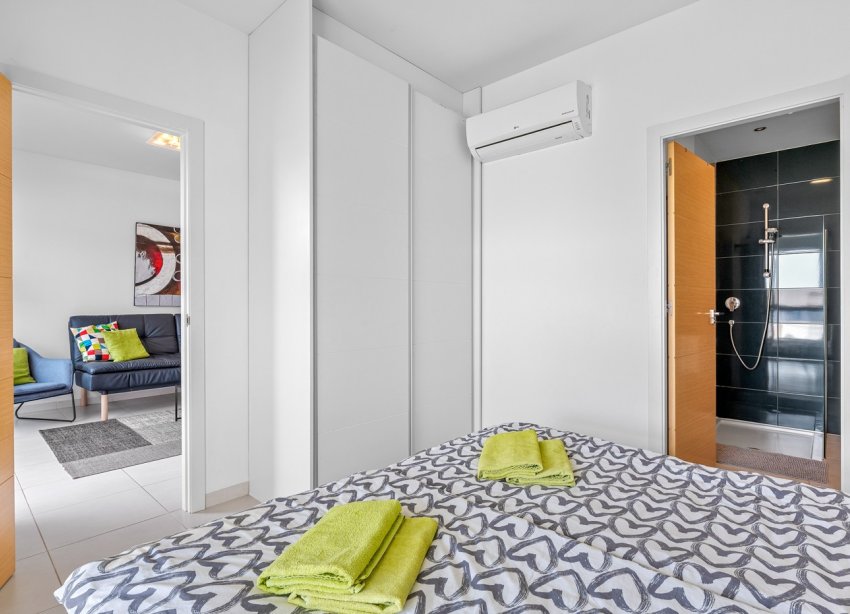 Resale - Apartment - Orihuela Costa - La Zenia