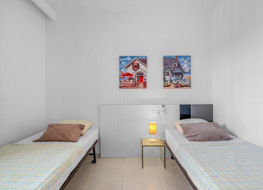 Resale - Apartment - Orihuela Costa - La Zenia