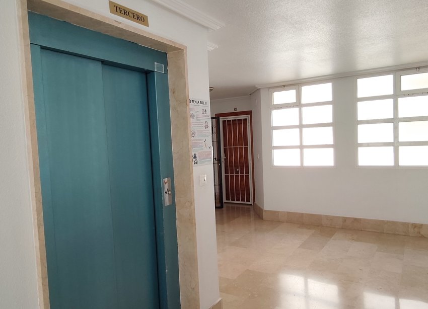 Resale - Apartment - Orihuela Costa - La Zenia