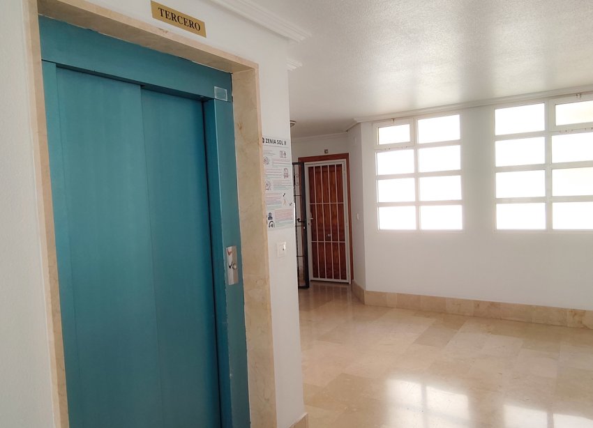 Resale - Apartment - Orihuela Costa - La Zenia