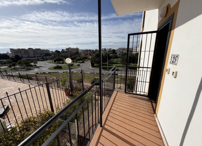 Resale - Apartment - Orihuela Costa - La Zenia