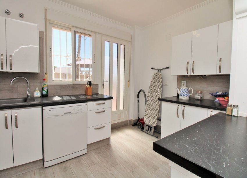 Resale - Apartment - Orihuela Costa - Las Violetas