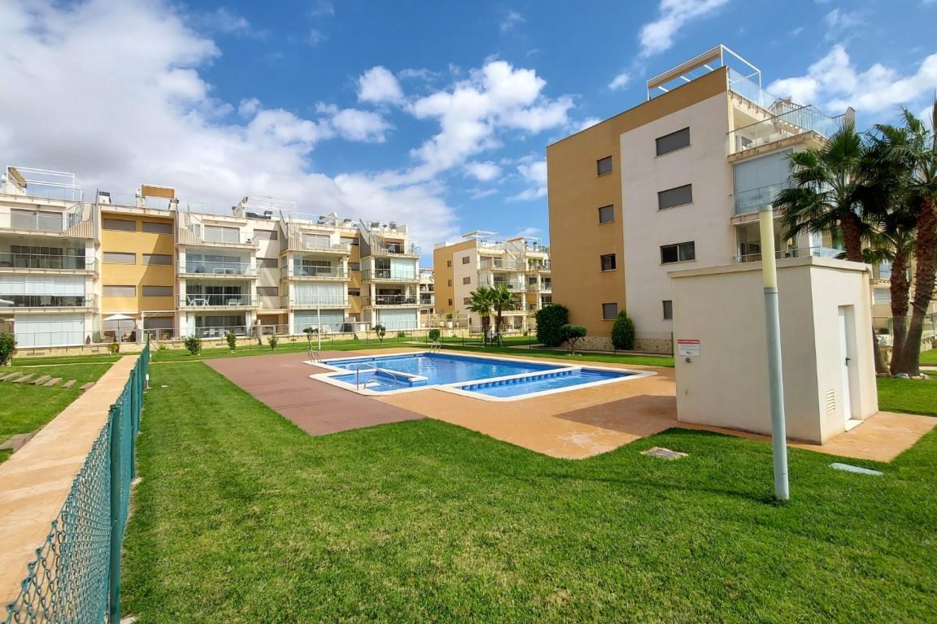 Resale - Apartment - Orihuela Costa - Los Dolses