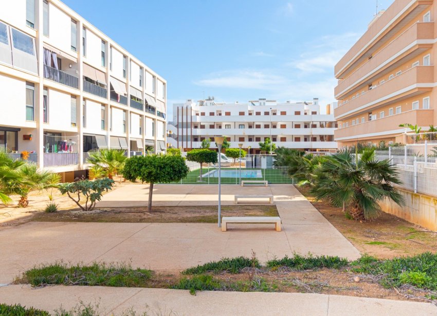 Resale - Apartment - Orihuela Costa - Los Dolses