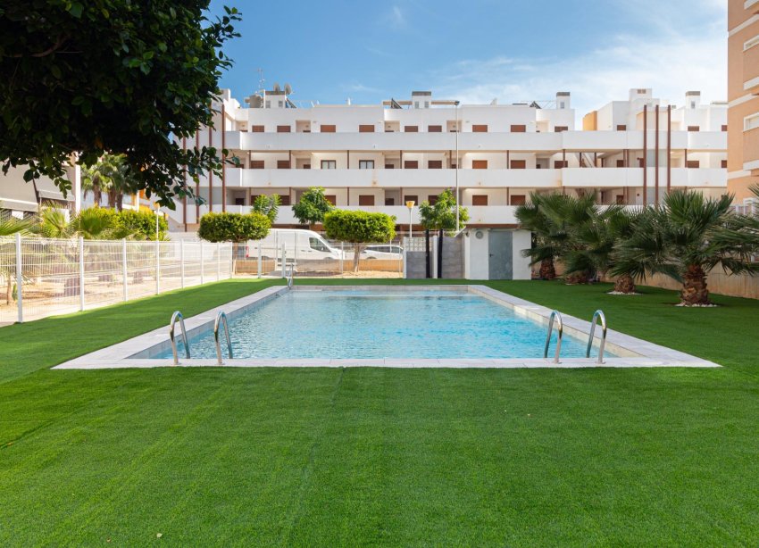Resale - Apartment - Orihuela Costa - Los Dolses