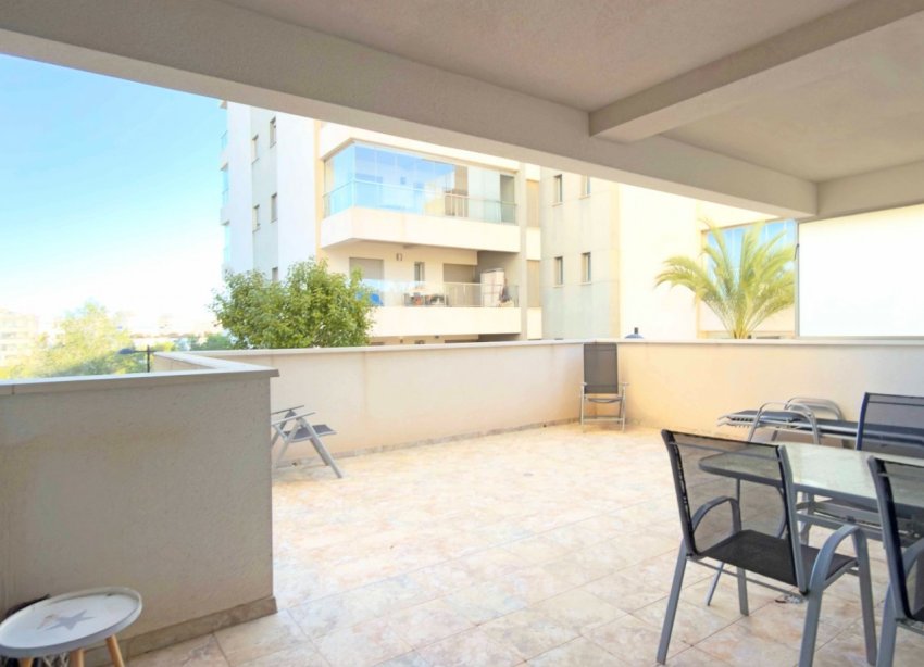 Resale - Apartment - Orihuela Costa - Los Dolses