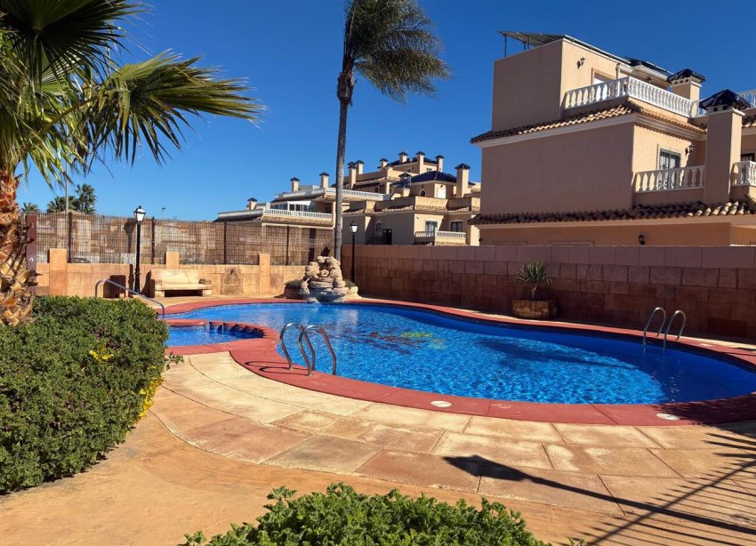 Resale - Apartment - Orihuela Costa - Los Dolses